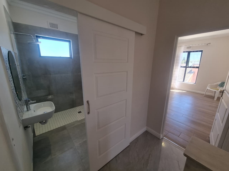 To Let 3 Bedroom Property for Rent in Rondebosch East Western Cape